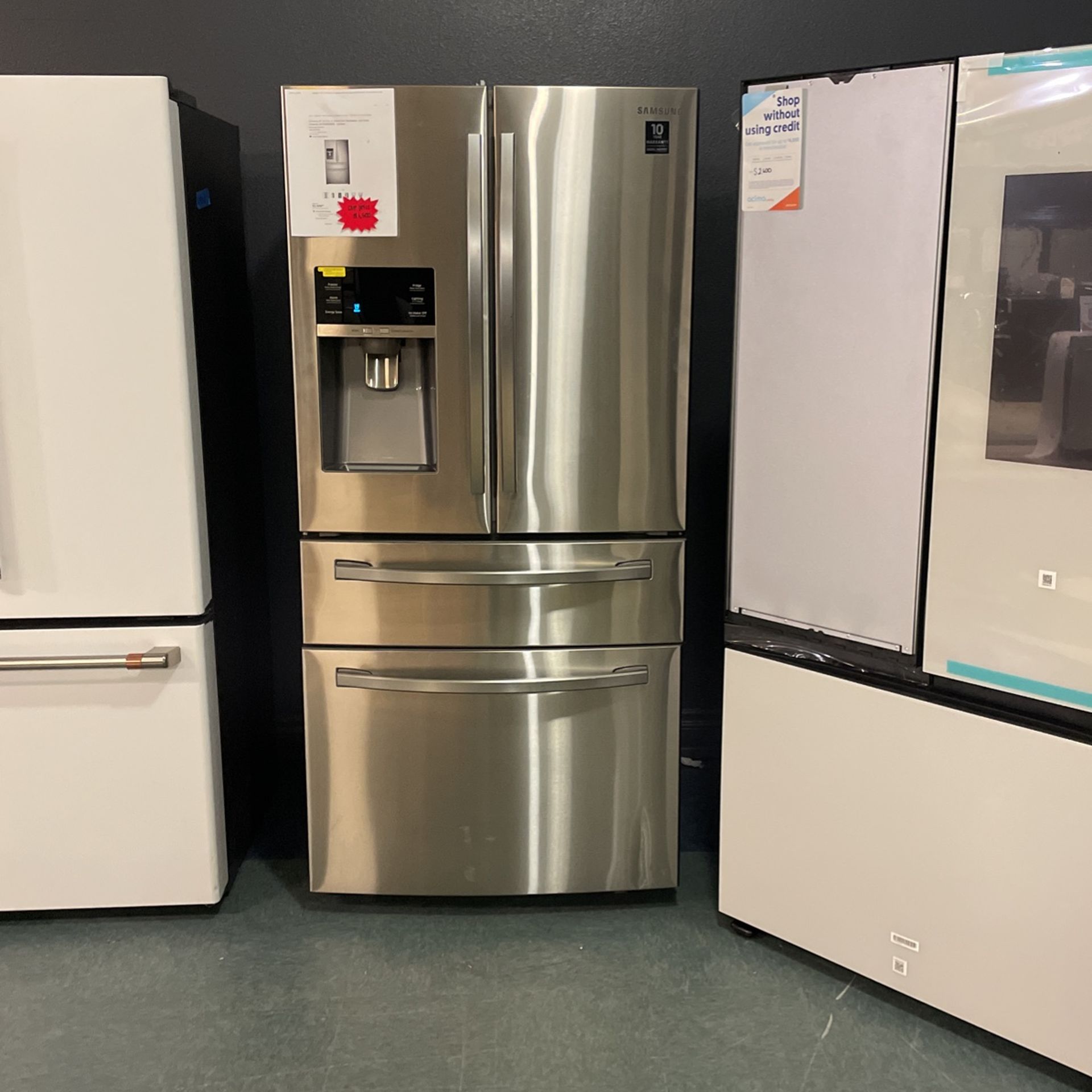 Samsung 33” 24.7 Cubic Ft. Four Door Refrigerator With Water Dispenser And Ice Maker‼️‼️