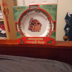 Traditions Holiday Celebrations Dinnerware 