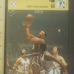 1977 Sportscaster Wilt Chamberlain The Stilt Philadelphia Warriors NBA Sport Basketball Photo Large Over-sized Card HTF Collectible Vintage Italy