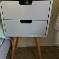 Set Of 2 Scandinavian Bedside Tables