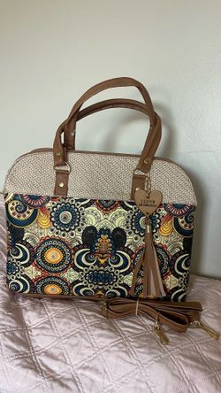 Beautiful & colorful hand made bags . From Leon Guanajuato Mexico 👜👛🎒