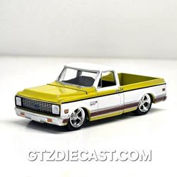 1:64 Greenlight 72' Chevy C10