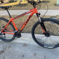 Trek XCaliber 6 MTB 