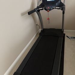 TRUE Performance 800 Treadmill 