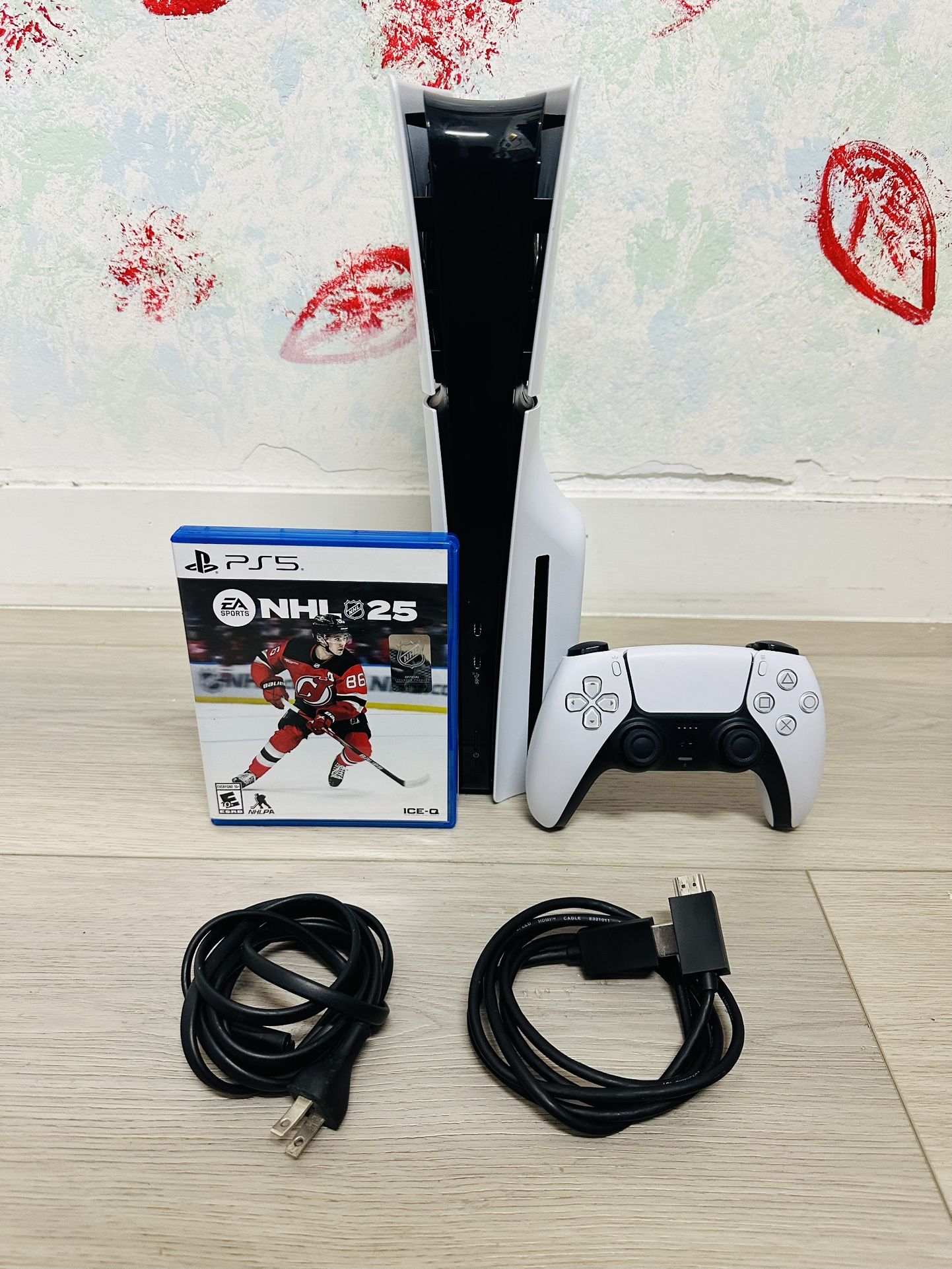 Sony PlayStation 5 Slim - 1TB , Bonus 1 Game NFL25 ( Used Very New )