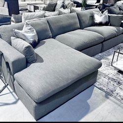 Brand New 3-Piece Modular Sectional Couch By Ashley 💞Financing Available 
