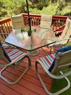 Patio Table & 6 Chairs