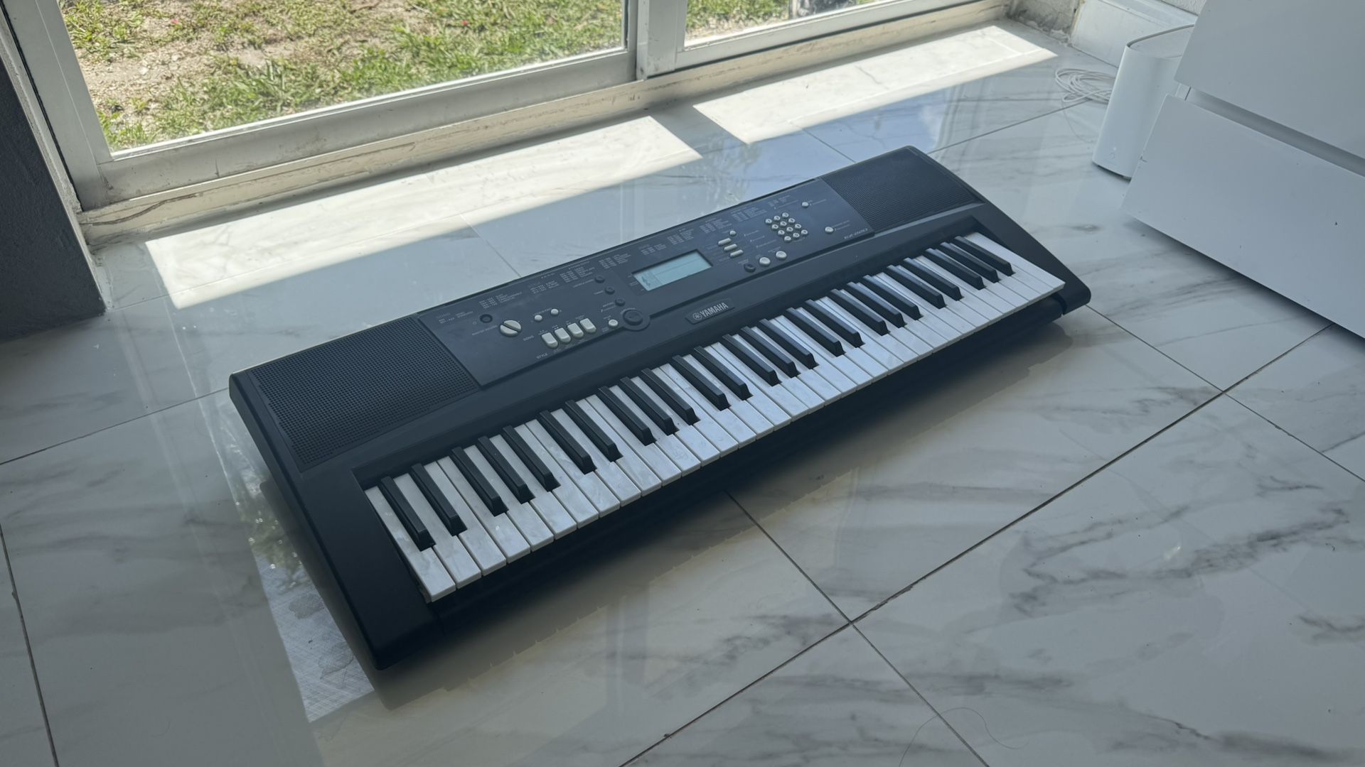 Yamaha Keyboard Piano EZ 220