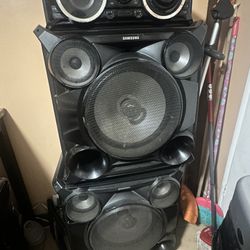 Samsung MX-FS8000 2300-Watt Giga Sound System