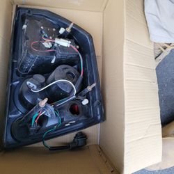 Chrysler 300 Tail Lights (Semi-new)