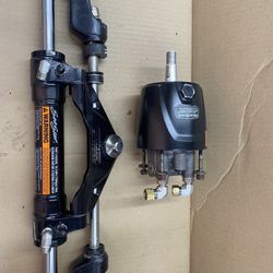 SeaStar Hydralic Steering Ram and Helm
