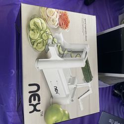 Spiral Vegetable Slicer