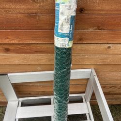 Green vinyl Hex Netting- 36”H x 25Ft