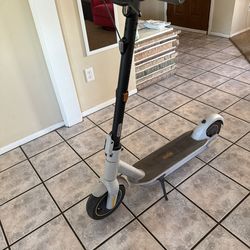 Electric scooter (Segway Ninebot KickScooter MAX G30LP)