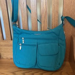 Baggallini Everywhere Bag