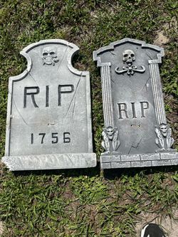 HALLOWEEN Tombstones