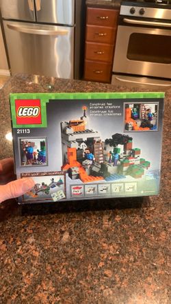 New sealed Minecraft Lego 22213 this model is retired