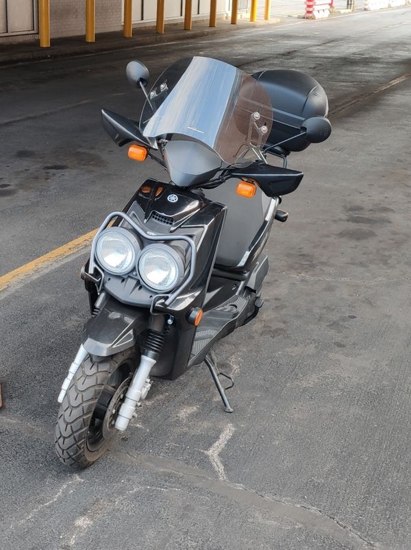 Yamaha Zuma 125 windshield for Sale in Niles, IL - OfferUp