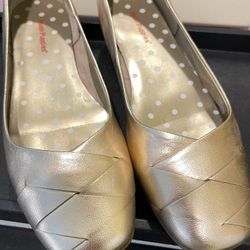 Women Flat Leather Shoes Size 7.5M 