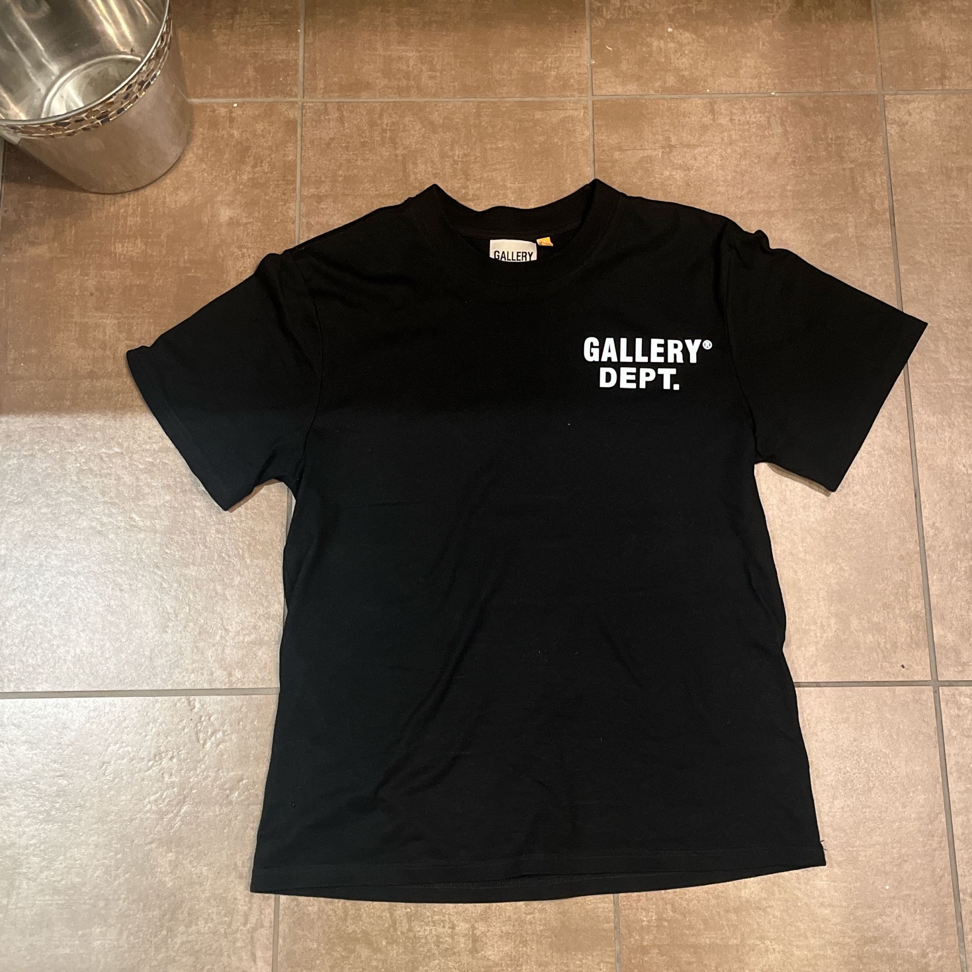 black and white gallery dept t shirt