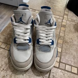 Air Jordan 4 Size 7 Youth 