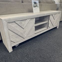 TV Stand. 🚚WE DELIVER🚚