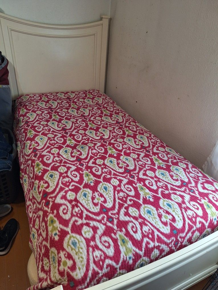 Twin Bed