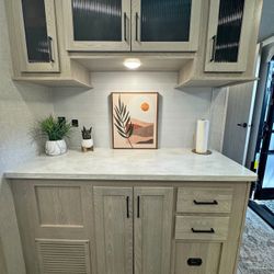 2022 Flagstaff classic 832ikrl travel trailer/tiny home year round living/fully furnished & decorated