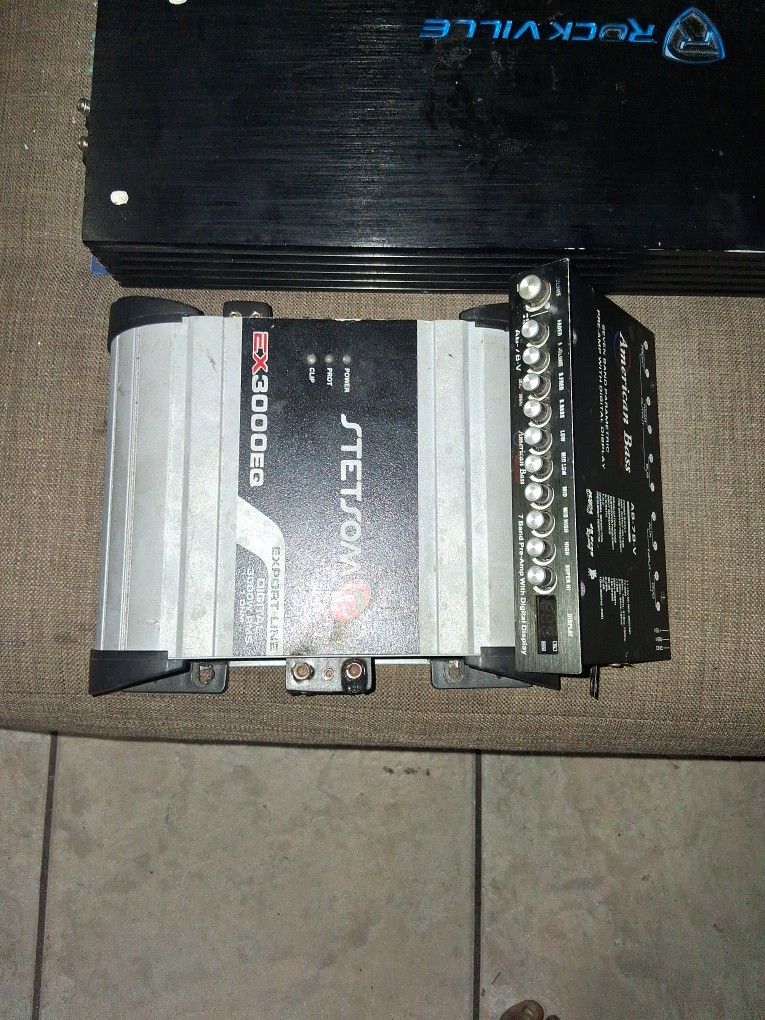 2 Amplifiers 1 3000 W Rms ,7 Band Pre Amplifier And a Db Series Amplifier