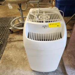 Barely Used  De Humidifier. Works Great