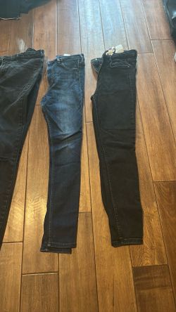 Pantalones de mujer buenas  condiciones son de marca ZARA   Size USA 6 Méx 28  $20