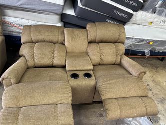 Lazy Boy  Power Loveseat With console 