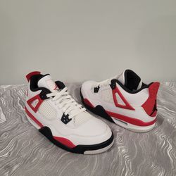 Air Jordan 4 Retro Size 7 Women (New)