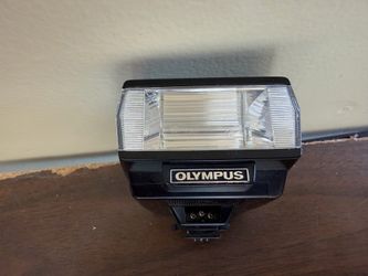 Olympus Electronic Flash T 20 Vintage Shoe Mount Flash