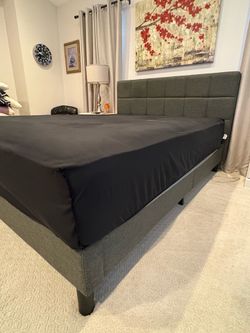 Four piece  queen  bedroom  set