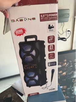 Speaker and karaoke machine