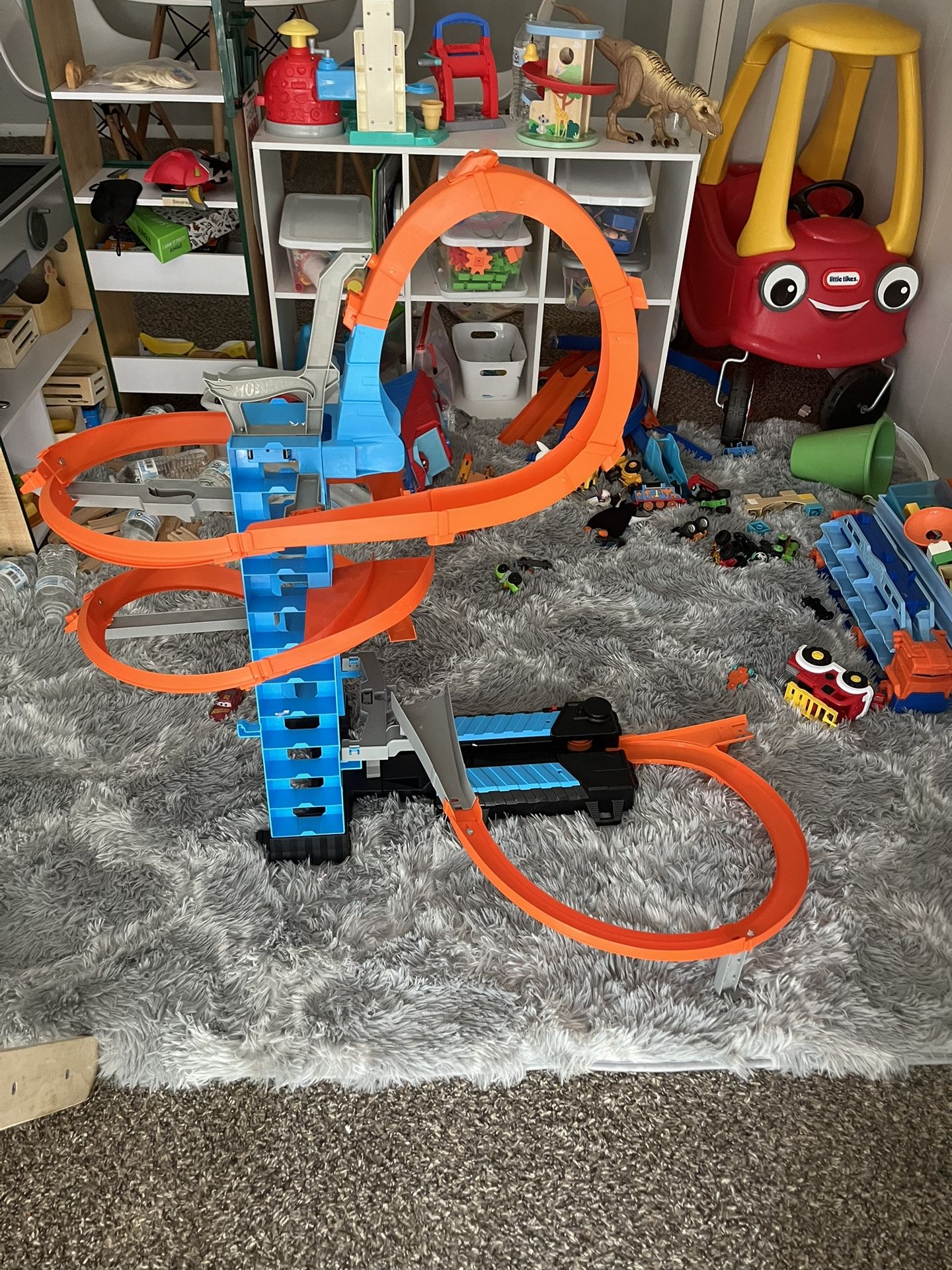 Hot Wheels Race Track