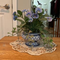 Beautiful! Silk Flower Arrangement In Gorgeous Porcelain Vintage Pot 