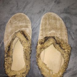 Slippers Woman's Isotoner 7.5/8 Beige 
