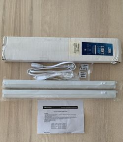 LED T5 Light Bar - Ultra Slim, Cool-Touch Design - Great for Kitchen Counter Lighting  22" NEW