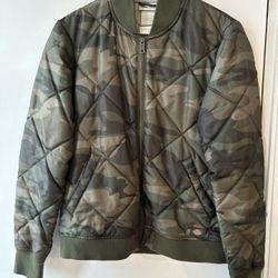 New W Tags Dickies Jacket Women’s Small Camo Green Bomber Quilted Insulated Puff