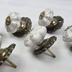 Vintage Ceramic Knobs with Decorative Backplates – Complete Set ✨