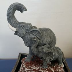 Elephant Fountain – New in Box