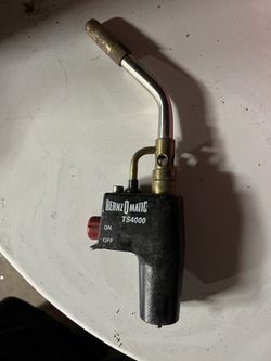 BERNZOMATIC TORCH