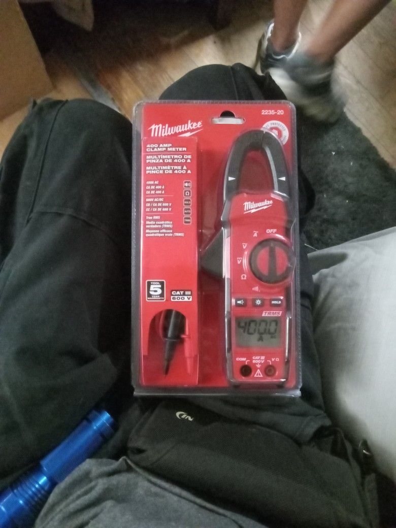Milwaukee 400amp Clamp Meter