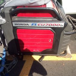 Honda GENERATOR EU7000is MUST SELL TODAY $800