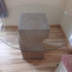 A Deco Glass Table With 4 Chairs