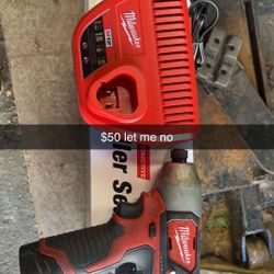 M12 Milwaukee Impact Driver 