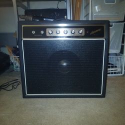 Vintage Harmony Solid-State Guitar Amp