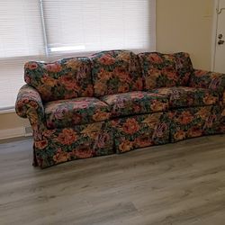 Free,  Smoke and Pet Free 